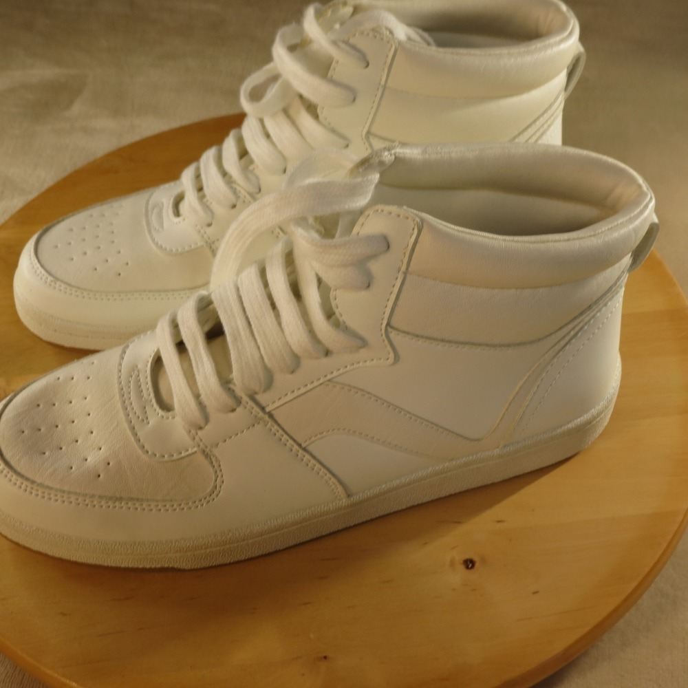 University Threads Womens Size 9 White High Top Faux Leather Gum Sole Sporty